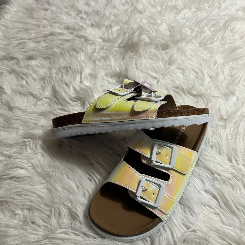 Madden girl Sandles